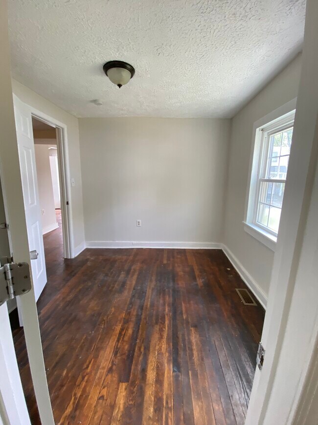 Building Photo - 2403 Old Dominion St