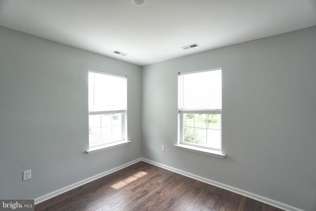 Building Photo - 1003 Chapman Cir