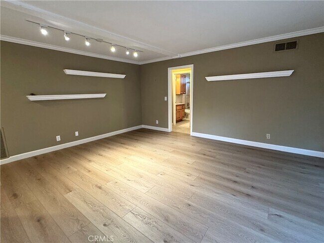 Building Photo - 6951 Lawn Haven Dr