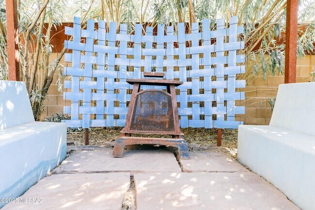 Building Photo - 1651 N Pima Ct