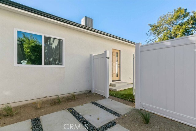 Building Photo - 6842 Cedros Ave