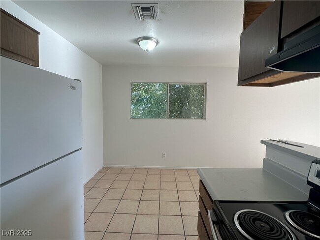 Building Photo - 1508 Cobb Ln