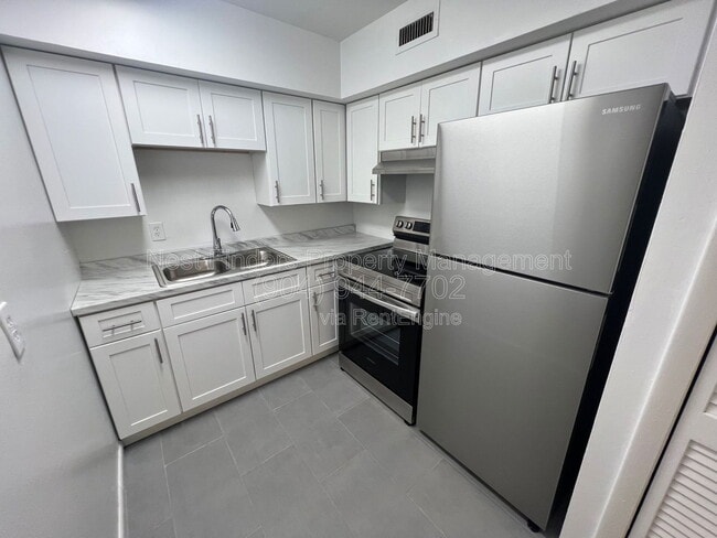 Building Photo - 1318 Sydney Pl