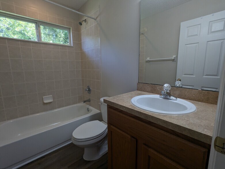 Building Photo - 126 Plantation Point Dr