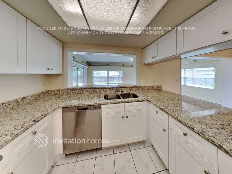 Building Photo - 2625 Orangewood Ct