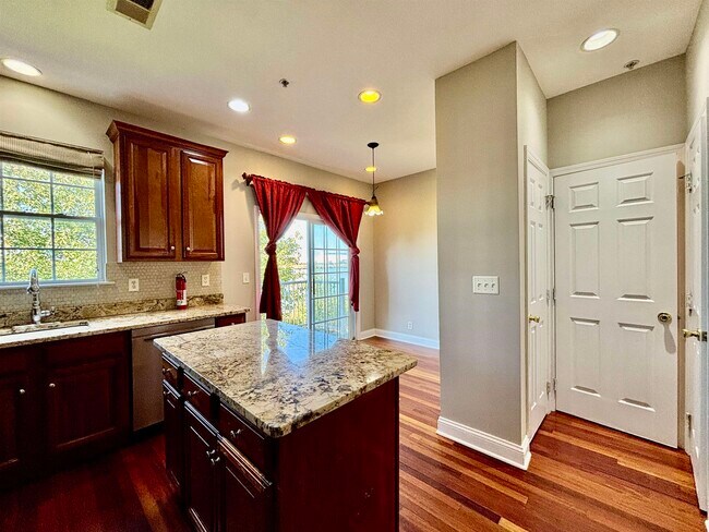 Building Photo - 25 MALLARD Pl