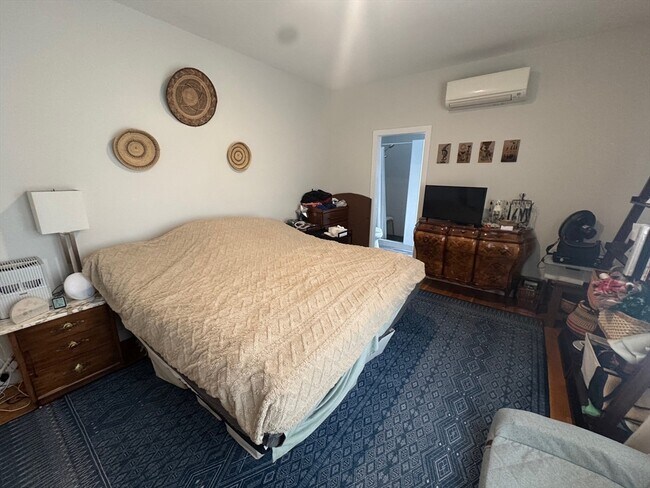 Building Photo - 9 Harding St