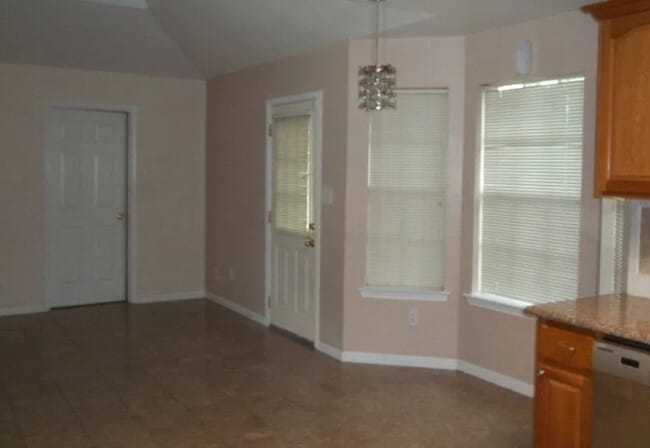 Building Photo - 311 Nederland Ave