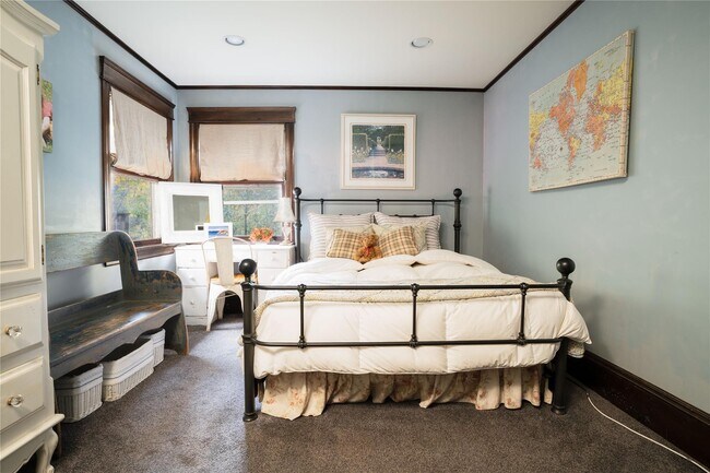 Building Photo - 65 Rockledge Dr
