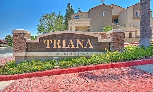 Building Photo - 1020 Vista Del Cerro Dr