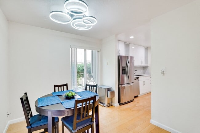 Building Photo - 505 Cypress Point Dr