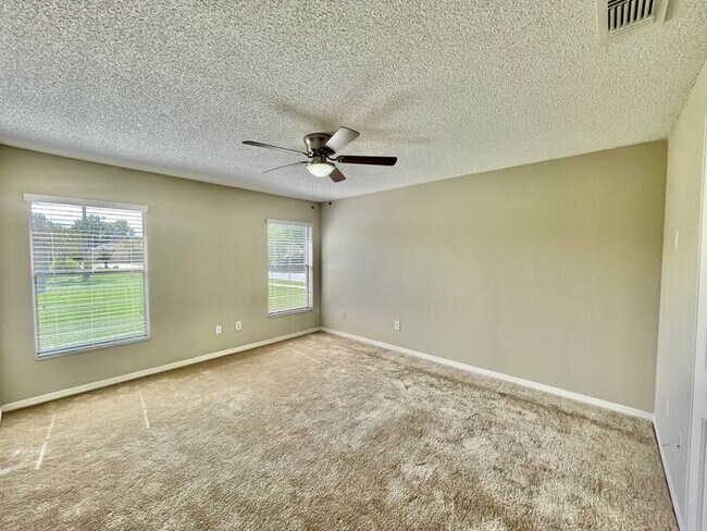 Building Photo - GREAT 3/2 HOME IN OVIEDO STILLWATER SUBDIVISION