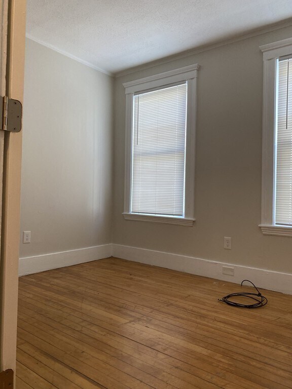 Building Photo - 85 Sheridan St