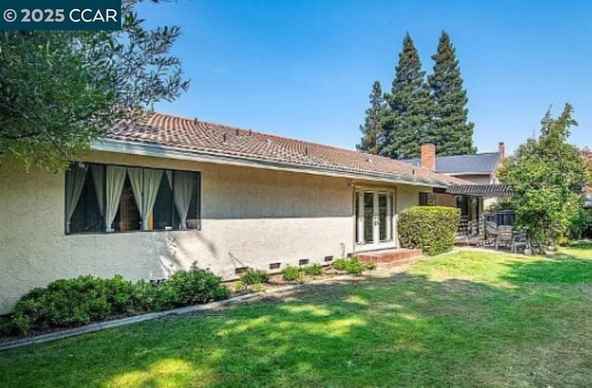 Building Photo - 224 Lasso Cir