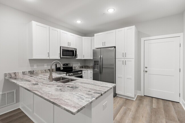 Building Photo - 305 Okaloosa Ave