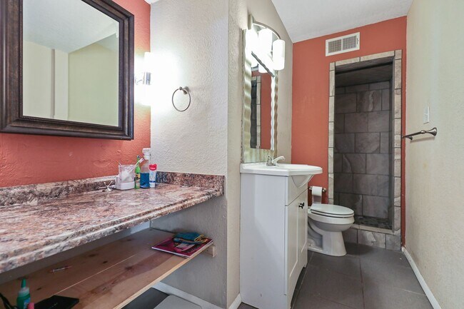 Building Photo - 1801 Corte Del Ranchero
