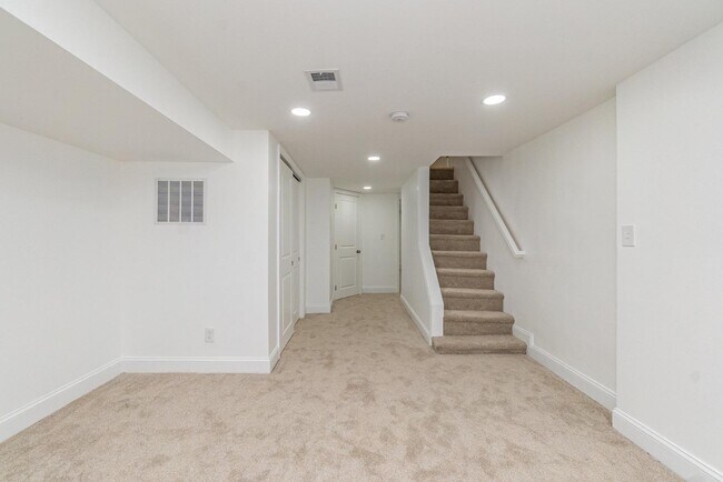 Building Photo - 727 N Collington Ave