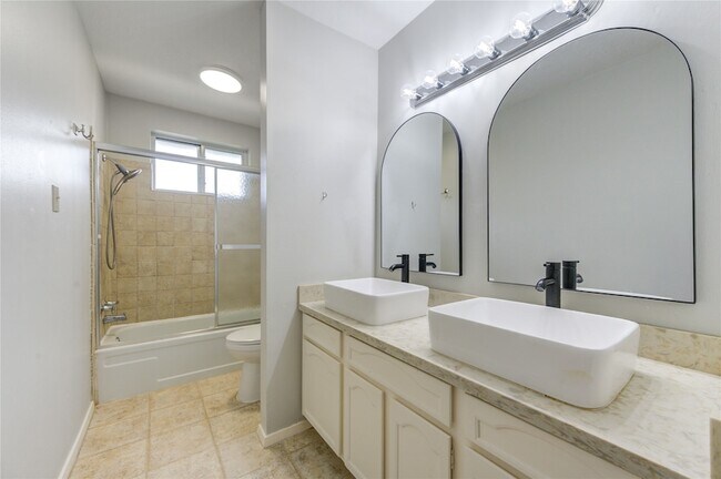 Building Photo - 16019 Fathom Ln