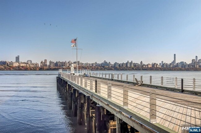 Building Photo - 9 Somerset Ln