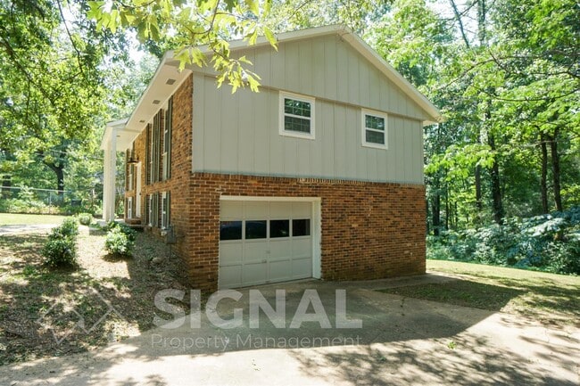 Building Photo - 105 Silverleaf Dr