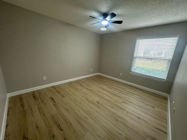 Building Photo - ** Move in Special HALF off your first months rent** New Remodeled 2 bed 1 bath condo in Casselbe...