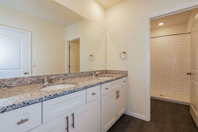 Building Photo - 11815 Mountain Retreat Ln
