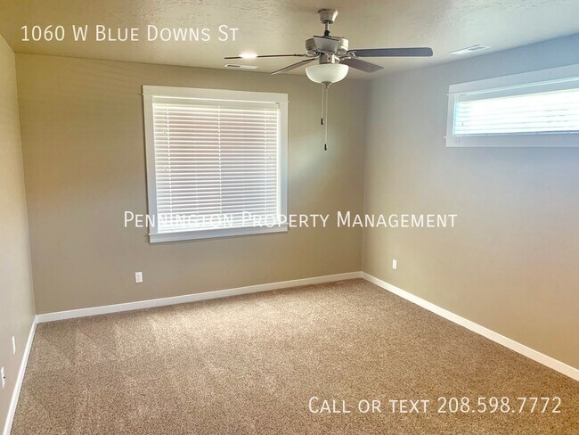 Building Photo - 1060 W Blue Downs St