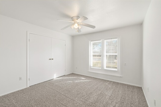 Building Photo - 2213 Baylor Dr