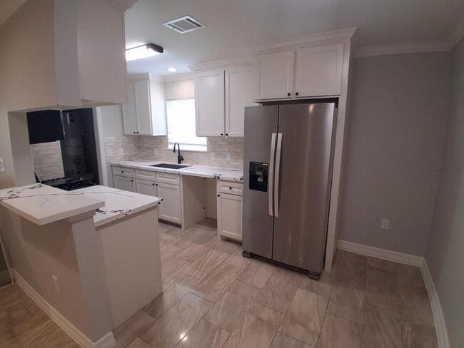 Building Photo - 4026 Simsbrook Dr