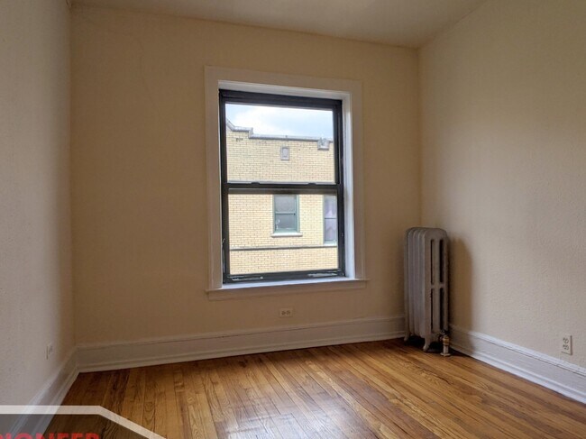 Building Photo - 2332 N Spaulding Ave