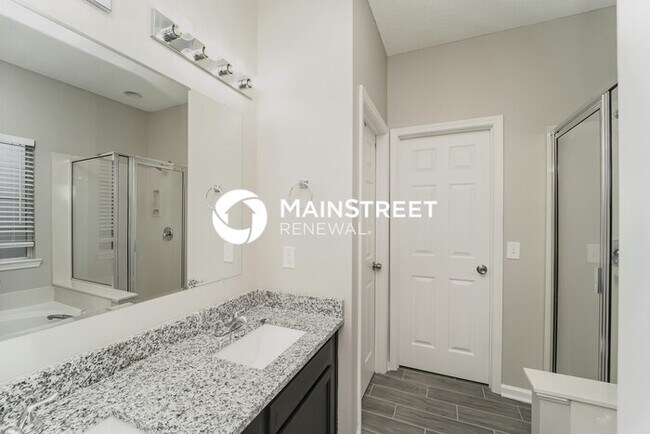 Building Photo - 3 Bedroom Pet-Friendly Home in Charlotte, NC with Main Street Renewal