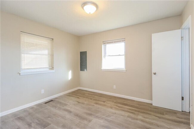 Building Photo - 1813 Ronald St