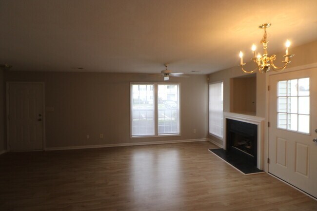 Building Photo - 3924 Mohawk Ct