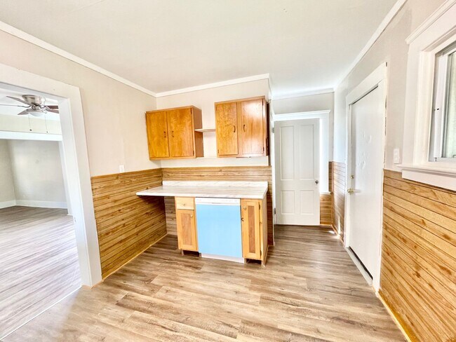 Building Photo - 3074 Toledo Ave