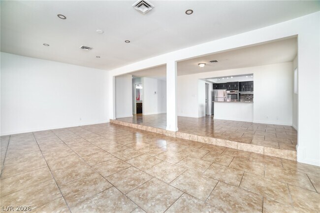 Building Photo - 3556 Ruth Dr