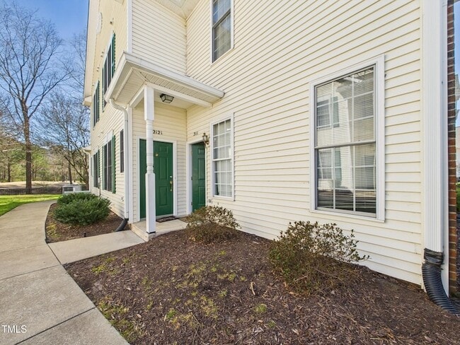 Building Photo - 2111 Kudrow Ln