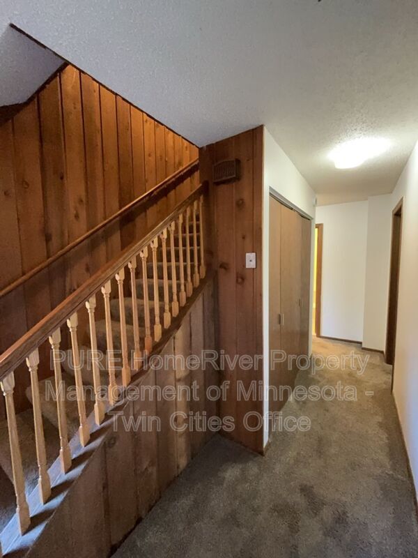 Building Photo - 1514 N Timber Ridge
