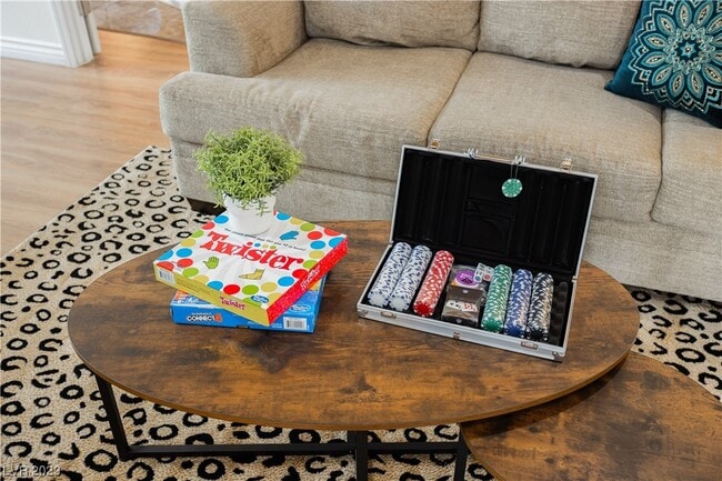 Building Photo - 2205 Santa Paula Dr