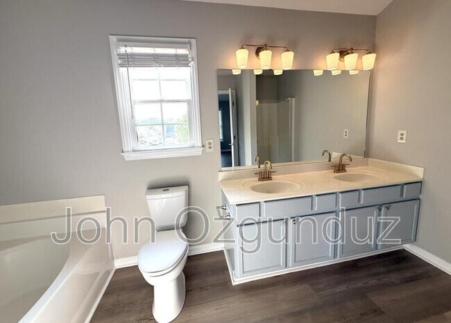 Building Photo - 804 Falling Wind Ct