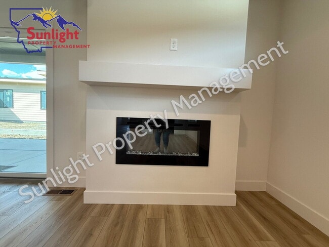 Building Photo - Brand New Townhome For Rent