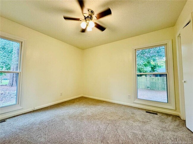 Building Photo - 1009 Louisburg Pl