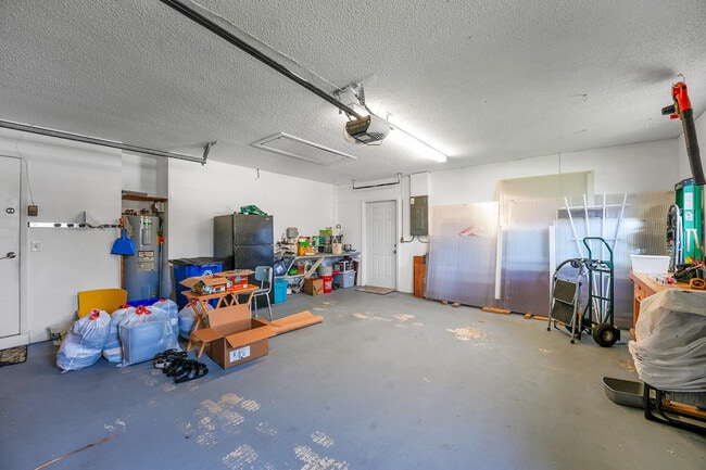 Building Photo - 4360 Elm Ave