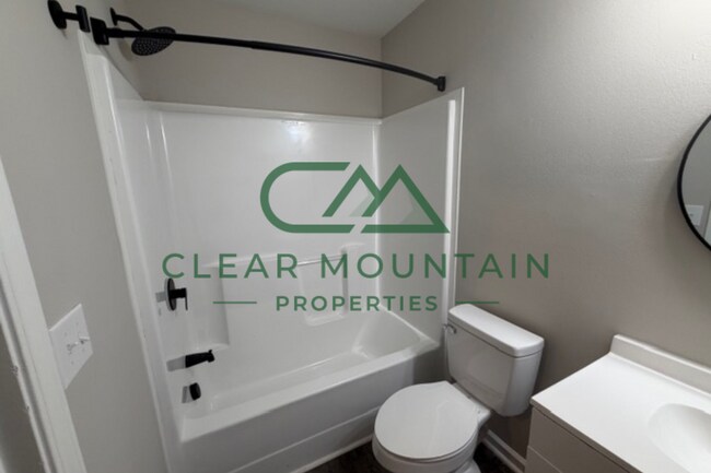 Building Photo - Move-in Special! Limited-Time Leasing Offer!