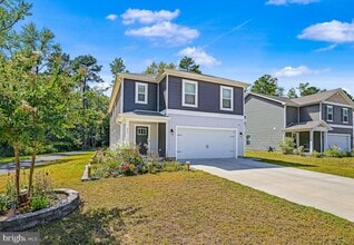 Building Photo - 459 Currant Cir