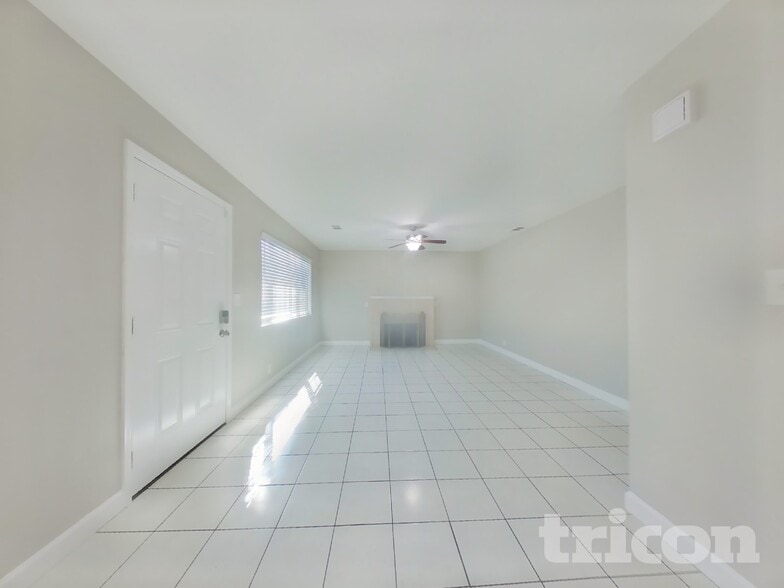 Building Photo - 684 Brown Ave