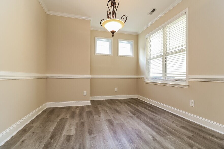 Building Photo - 84 Denby Cir