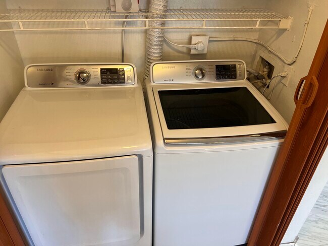 Building Photo - 3651 N Goldenrod Rd