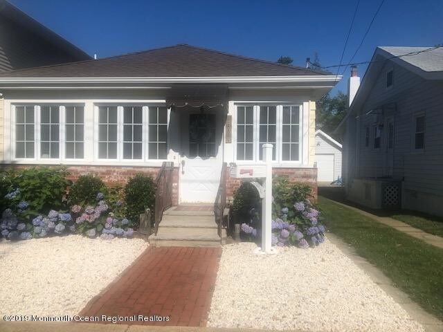 Building Photo - 1807 Greenwood Terrace