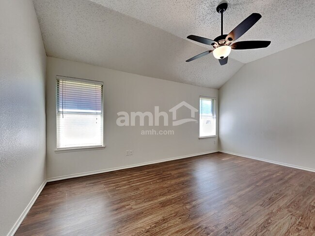 Building Photo - 1500 Westfield Ln