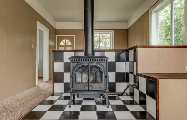 Building Photo - Charming 3 bed 1.5 bath available in Bellingham!